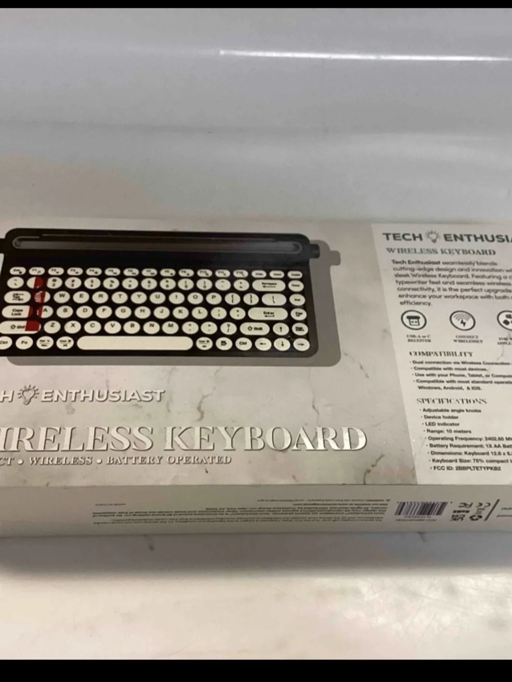 White Retro Wireless Keyboard - Classic Typewriter Style